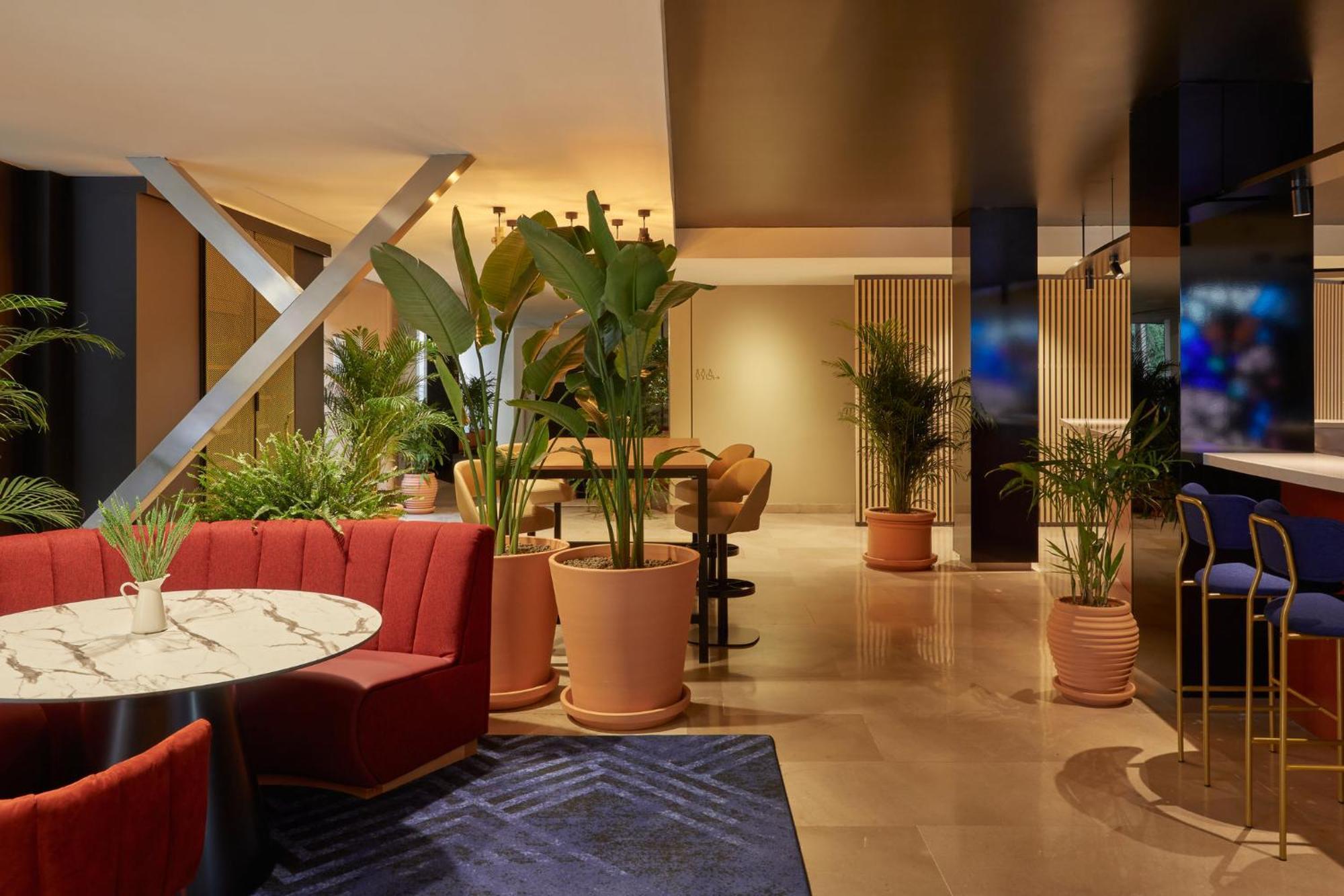 Crowne Plaza Madrid - Centre Retiro By Ihg Hotel Exterior foto