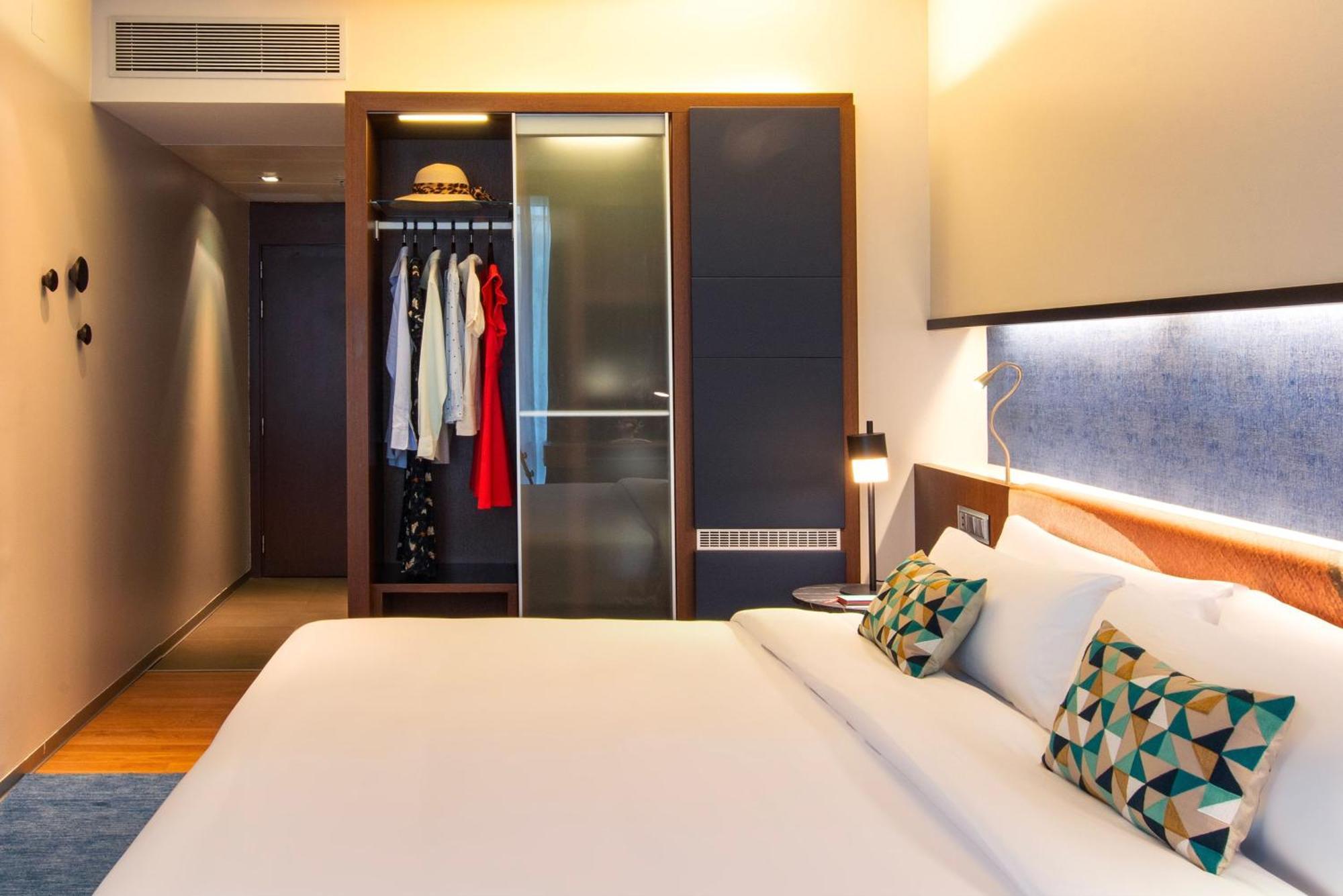 Crowne Plaza Madrid - Centre Retiro By Ihg Hotel Exterior foto
