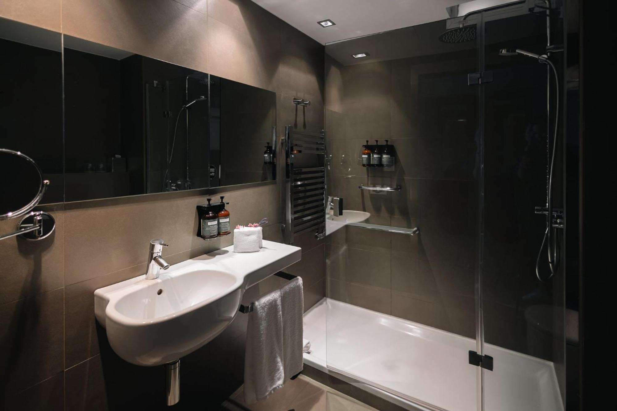 Crowne Plaza Madrid - Centre Retiro By Ihg Hotel Exterior foto