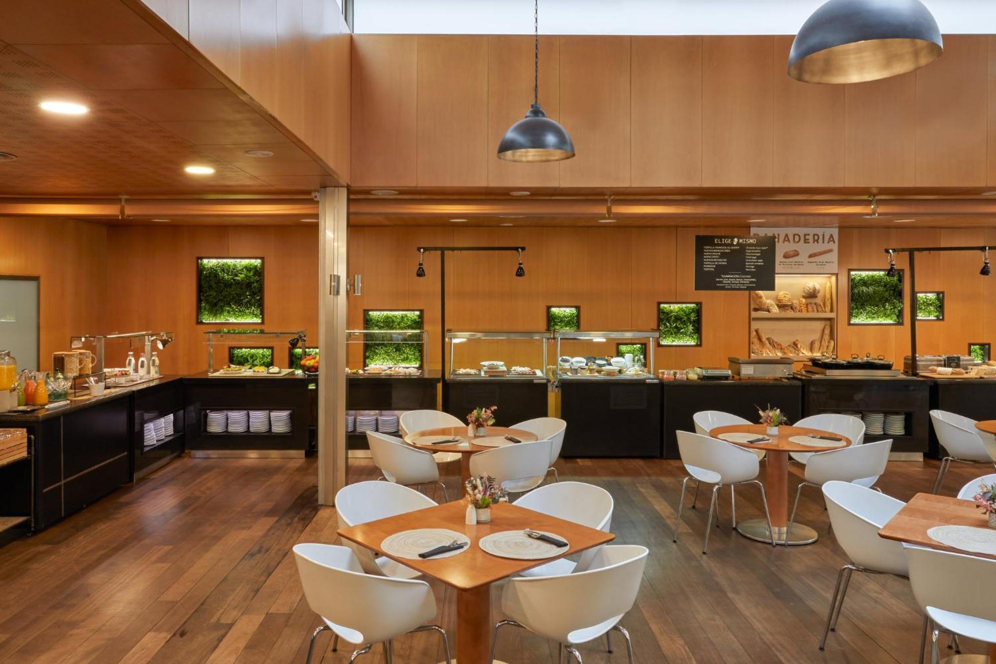 Crowne Plaza Madrid - Centre Retiro By Ihg Hotel Exterior foto